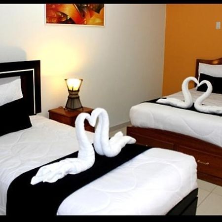 Hostal Universal Huaraz Exterior foto